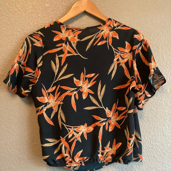 Floral Beach Top - Picture 4 of 4